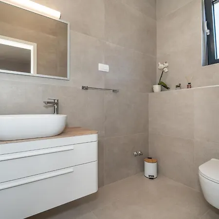 Vakantiehuis Gorgeous In With Sauna