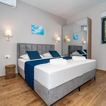 Vakantiehuis Gorgeous In With Sauna Posedarje