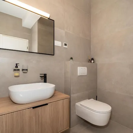 Casa de Férias Gorgeous In With Sauna Posedarje